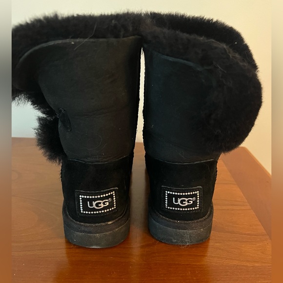 SOLD UGG Shearling Bailey Button Bling Black Boots LIMITED EDITION US 7 - Picture 3 of 6
